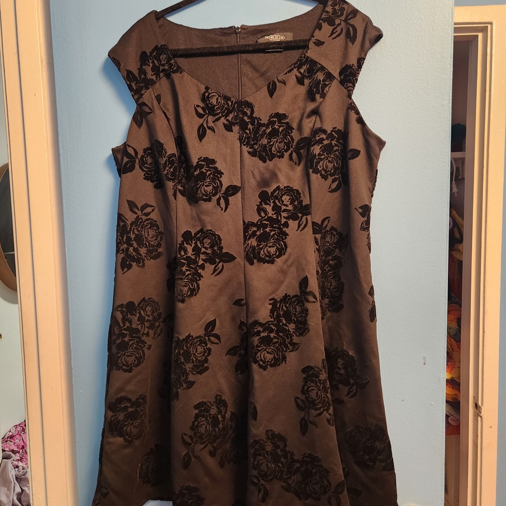 Michel Studio Elegant Black Floral Dress